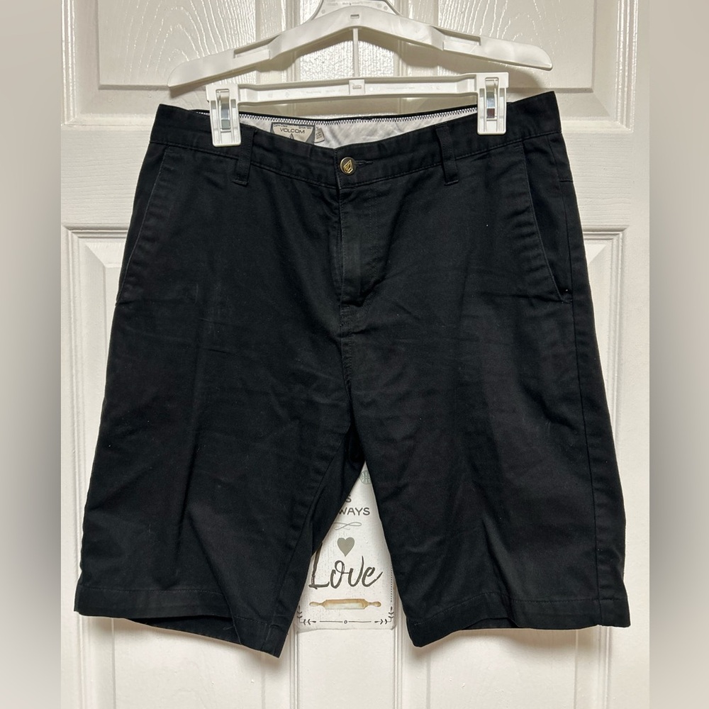 Volcom Men's Chino Shorts Flat Front Slash Pockets Casual Logo Black Size 31